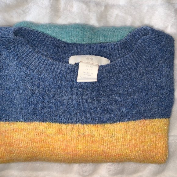 H&M Sweater - Picture 3 of 4